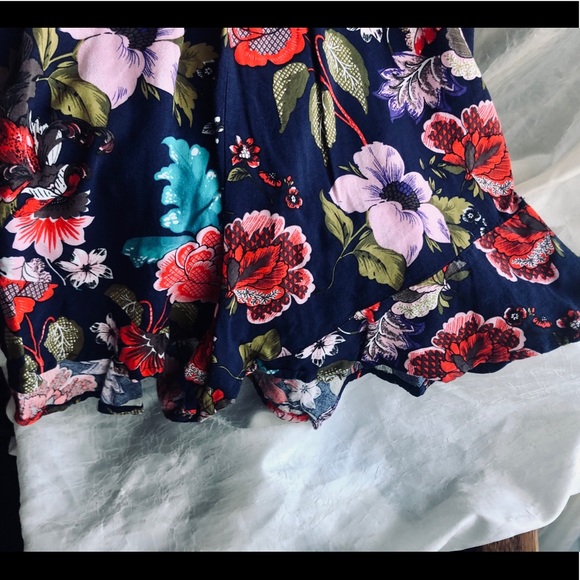 Floral romper - Picture 8 of 8